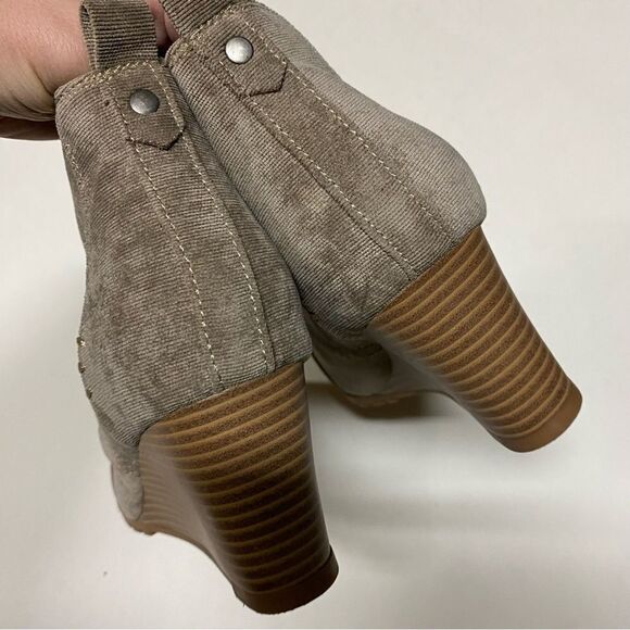 RAMPAGE Krispy tab lace up Wedge Heeled Ankle Boots corduroy fabric NEW 8.5 - Picture 8 of 11